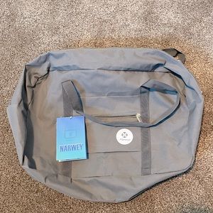 Narwey Gray Duffel Bag